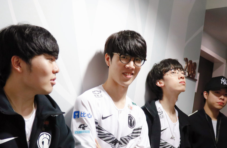 TheShy关键节点关键助攻，DWG带队取胜！